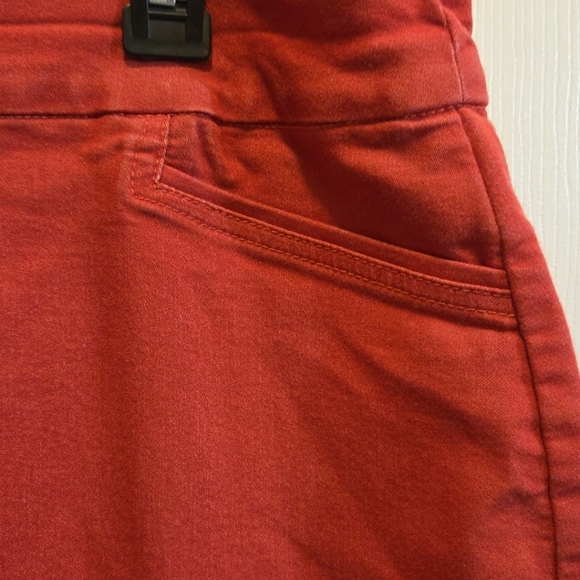Croft & Barrow Red Skort Size 12R - Picture 4 of 9